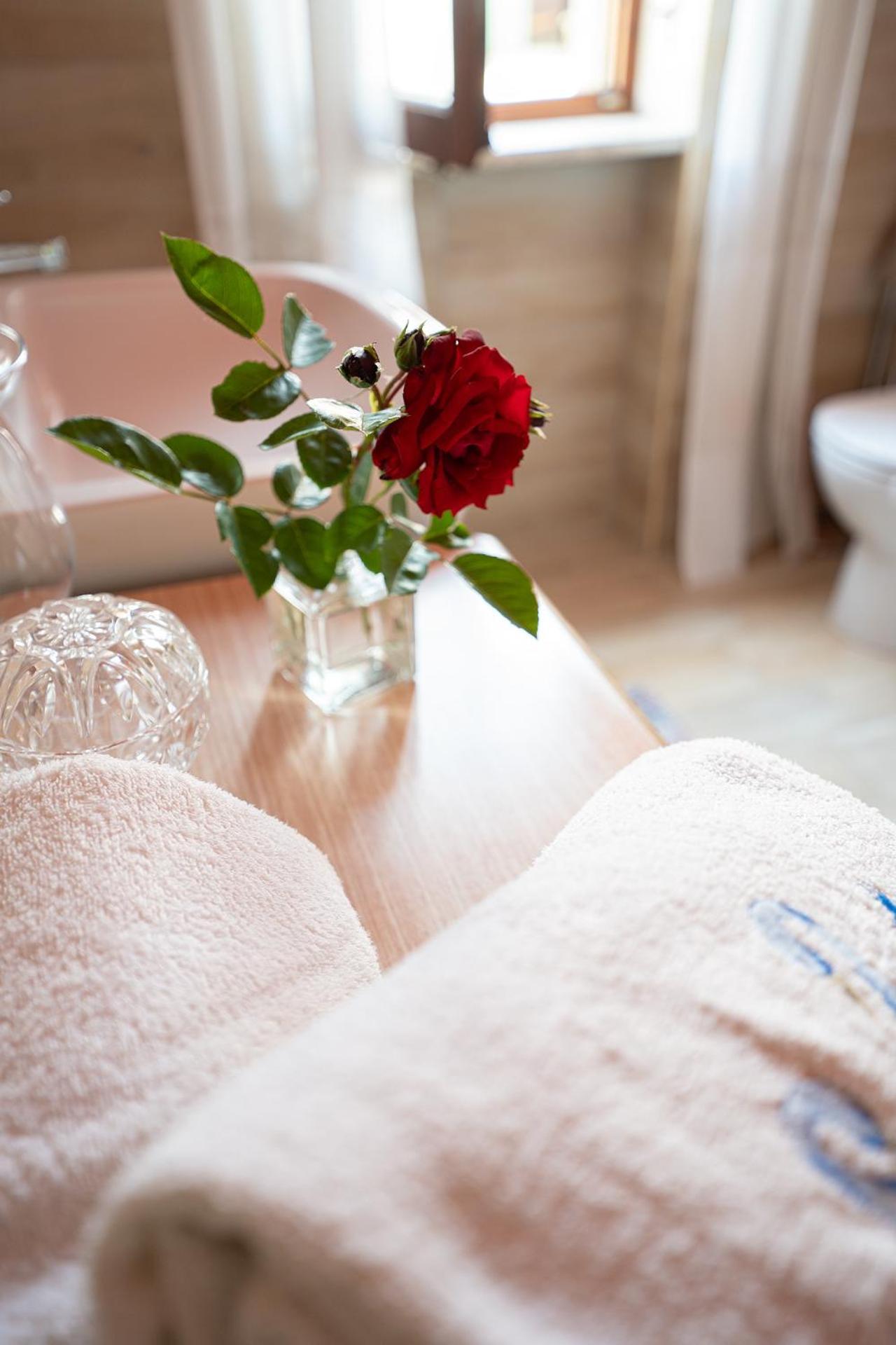 Bed and Breakfast Ca'Du Lin - Jacuzzi Cisterna dʼAsti Exterior foto